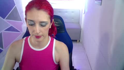 ruby_your_milf online show from December 30, 8:41 pm