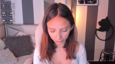 salome__evans online show from December 18, 8:10 pm