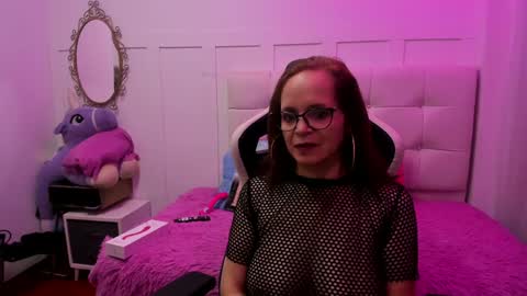 samantha_mature56 online show from November 25, 10:13 am