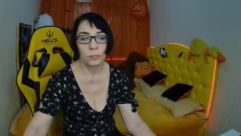 sandrahormas online show from November 12, 7:57 am