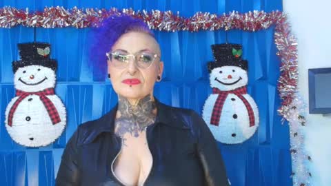 Sandy Rose online show from December 3, 6:35 pm