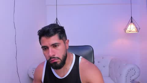 santiago_huntt online show from November 11, 10:36 am