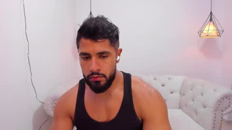 santiago_huntt online show from November 20, 11:11 pm