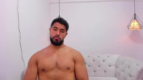 santiago_huntt online show from November 27, 10:53 pm