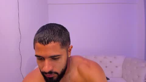 santiago_huntt online show from December 29, 2:44 pm