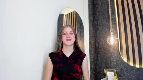 sara__jones_ online show from December 20, 11:37 am