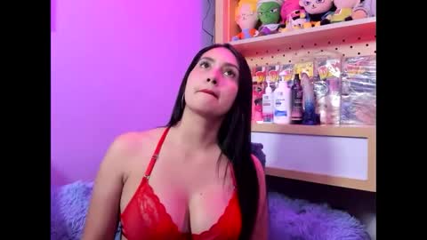 sara_parker22 online show from December 23, 1:04 pm