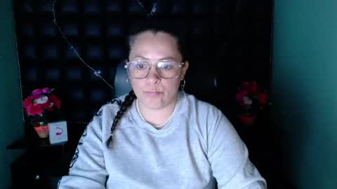 sara_thonson_ online show from December 31, 2:55 am