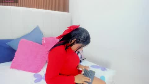 saraa_eevans online show from January 23, 12:44 pm