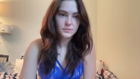 SarahxOliver online show from November 18, 3:42 pm