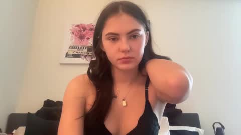 SarahxOliver online show from December 31, 3:38 pm