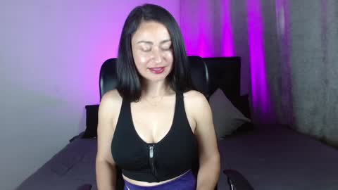 saramilf_69 online show from November 16, 2:27 pm