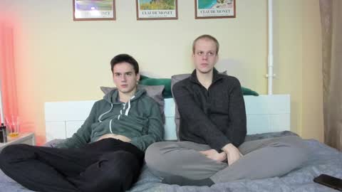 Thomas brunette and Alex blond online show from December 7, 1:44 pm