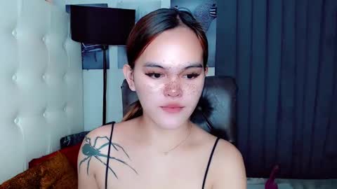 sexxxy_caroline online show from January 6, 11:35 am