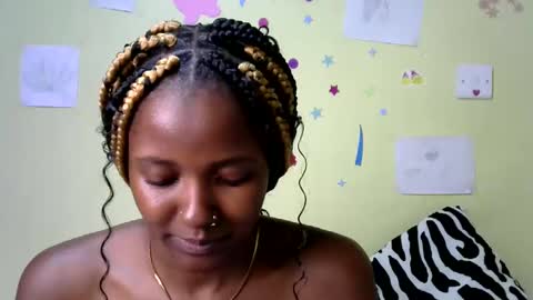 sexxyezzy_ online show from December 2, 6:46 pm