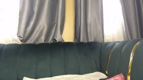 sexy_serena_ online show from December 22, 6:49 am