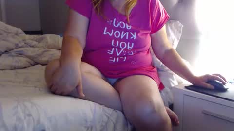 Sexyblonde4u58 online show from November 22, 3:39 am