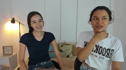 chanell and yina online show from December 16, 12:44 pm