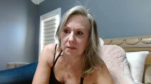 LisaisLuscious online show from November 22, 2:37 pm