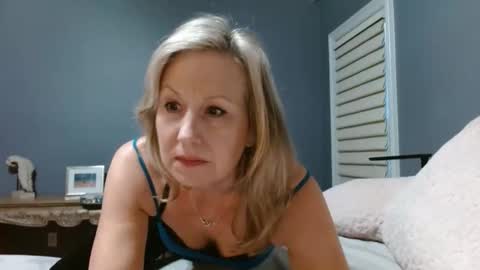 LisaisLuscious online show from January 6, 1:13 pm