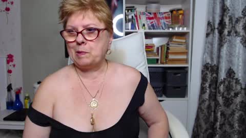 sexylynette4u online show from November 11, 8:37 am