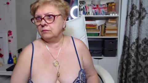 sexylynette4u online show from December 6, 9:03 am