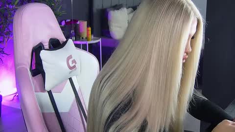 shayblonde online show from December 2, 8:56 pm