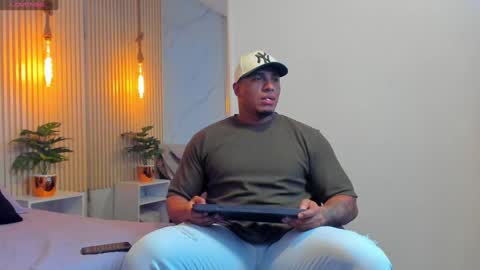 simeone_panda online show from December 5, 11:15 am