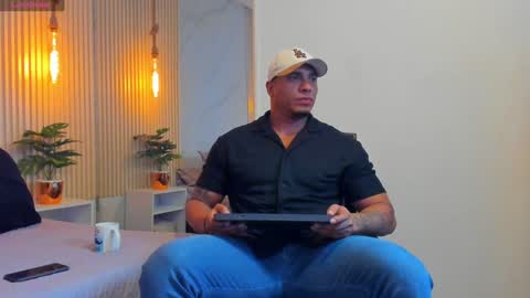 simeone_panda online show from December 4, 10:46 am