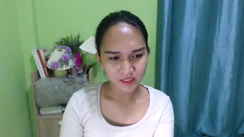 simple_lady21 online show from December 9, 11:47 pm