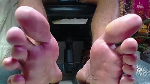 only foot                         worshipers here online show from December 19, 9:35 pm