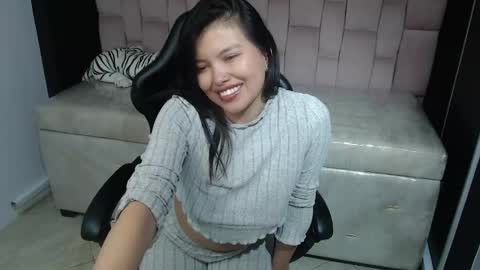 sofi_salomon_b online show from December 26, 12:51 pm