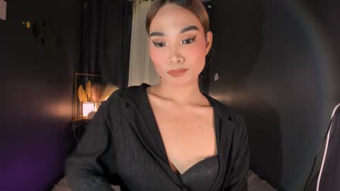 lingyen69- ON IG online show from November 29, 2:39 pm