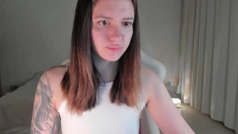 sonia_moon_ online show from December 4, 1:12 am