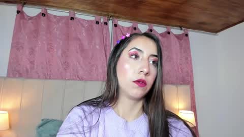 sophi_thaylor online show from December 17, 12:33 pm