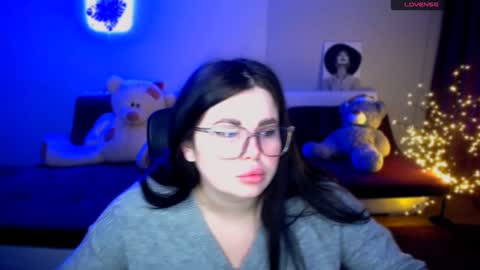 sophia__olsen online show from December 4, 6:38 am