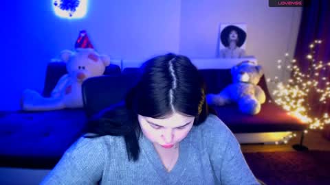 sophia__olsen online show from December 2, 6:34 am