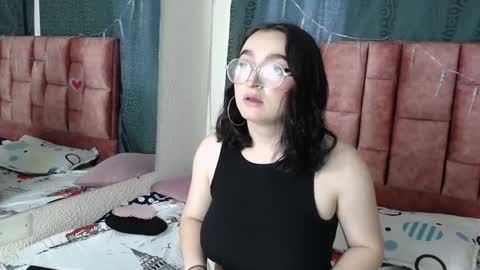 sophie_swe online show from December 11, 1:01 pm