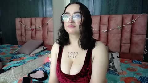 sophie_swe online show from January 2, 1:01 pm