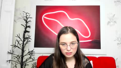 sophiedreamss online show from December 21, 12:48 pm