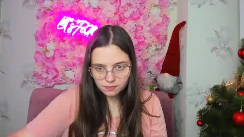 sophiedreamss online show from December 28, 1:04 pm