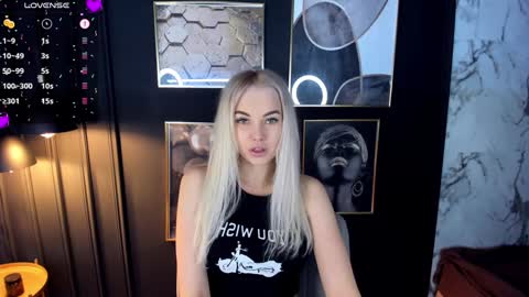 Stephanie Sea online show from November 20, 1:47 pm