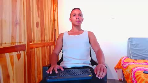 steven_modelo69 online show from December 15, 12:47 am