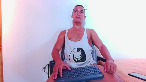 steven_modelo69 online show from December 24, 1:06 am