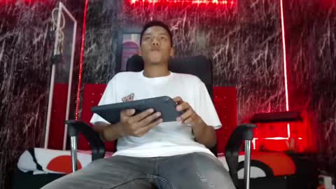 stiven_kingg online show from January 19, 8:39 pm