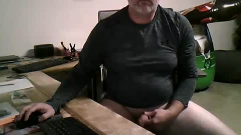 strokingdragon48 online show from December 17, 5:38 pm