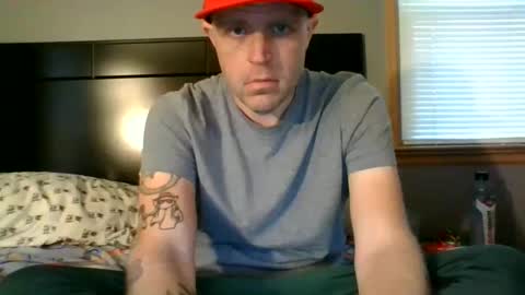 submissivebrett372 online show from December 10, 7:24 pm