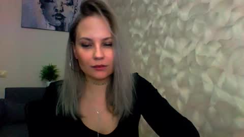 Naomi online show from November 15, 6:54 am