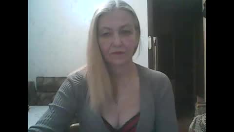 sweet4blonde609 online show from December 7, 4:13 am