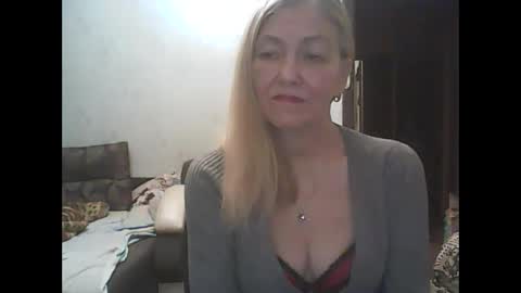 sweet4blonde609 online show from December 11, 12:29 pm